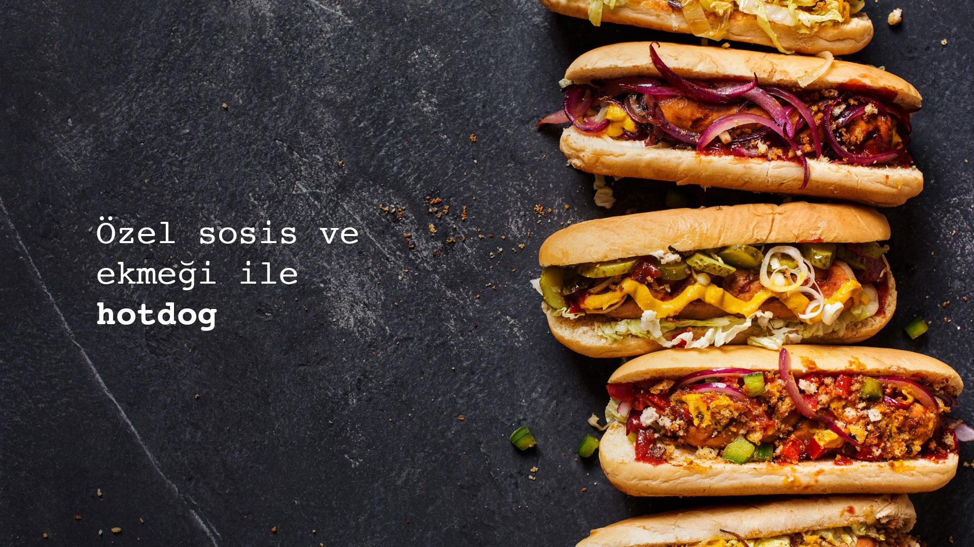 Özel Sosis ve Ekmeği ile Hotdog